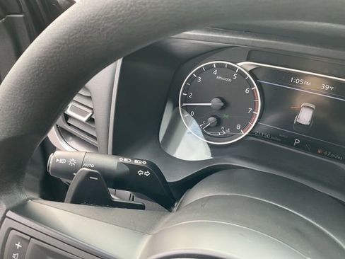 Used 2024 Nissan Rogue SV image 21