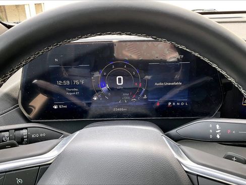 Used 2025 Chevrolet Traverse LT w/ LPO, Floor Liner Package FWD image 10