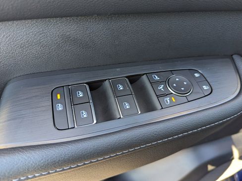 New 2026 Nissan Armada SL w/ Captain's Chari Seat Package AWD/4WD image 14