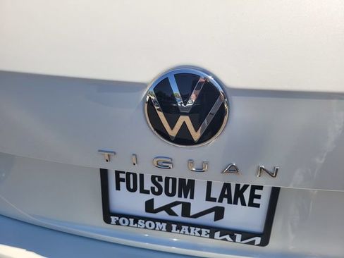 Used 2022 Volkswagen Tiguan SE R-Line AWD/4WD image 7