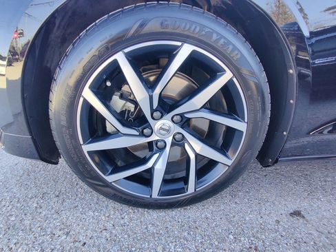 Used 2019 Volvo S60 T5 Momentum w/ Premium Package image 14