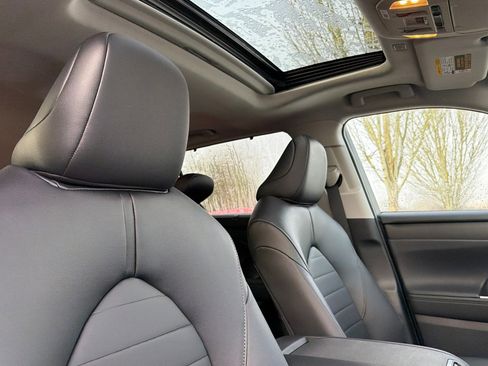 New 2026 Toyota Highlander XLE image 15