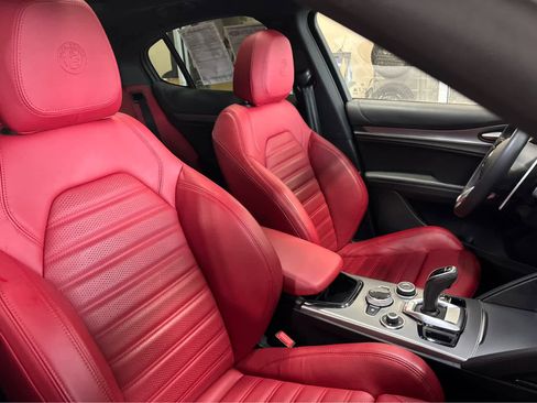 Used 2024 Alfa Romeo Stelvio Veloce image 51