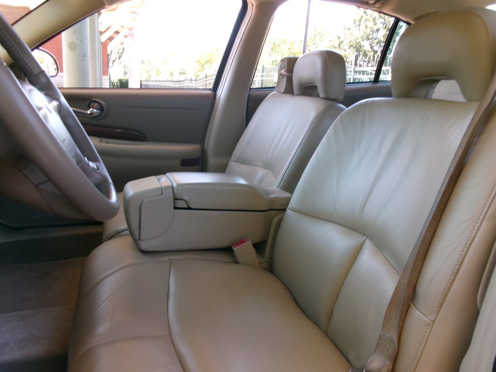 Used 2005 Buick Le Sabre Custom w/ Leather and Comfort Group FWD image 13