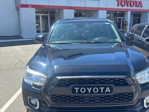 Used 2020 Toyota Tacoma SR AWD/4WD image 3