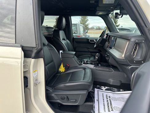 Used 2025 Ford Bronco Outer Banks image 26