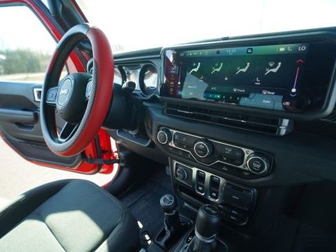 Used 2024 Jeep Wrangler Sport S image 23