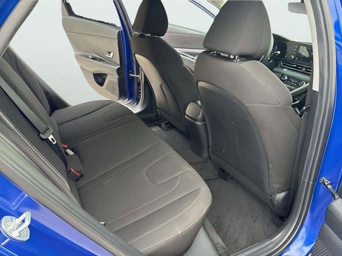 Used 2023 Hyundai Elantra SEL w/ Cargo Package image 11