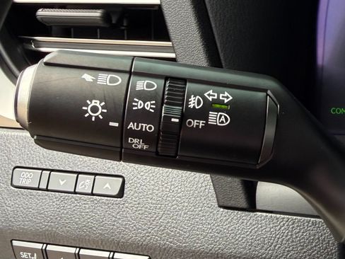 Used 2025 Lexus GX 550 w/ Accessory Package (2T) AWD/4WD image 38