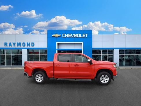 Used 2023 Chevrolet Silverado 1500 LT AWD/4WD image 2
