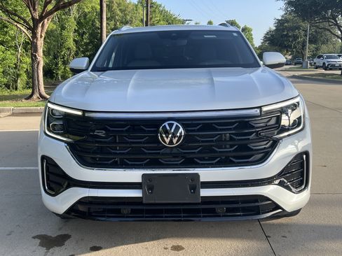 Certified 2024 Volkswagen Atlas Cross Sport SEL R-Line AWD/4WD image 3