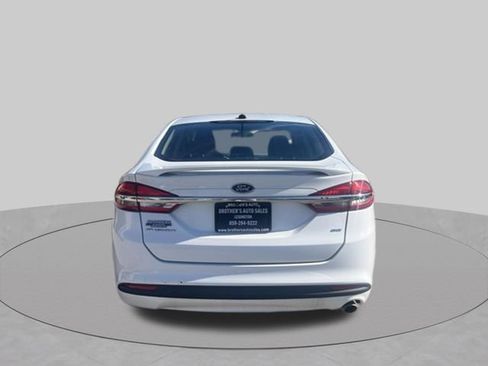 Used 2018 Ford Fusion SE FWD image 6