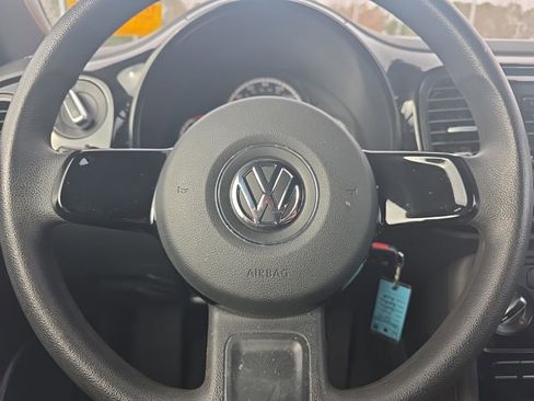 Used 2014 Volkswagen Beetle 1.8T image 21