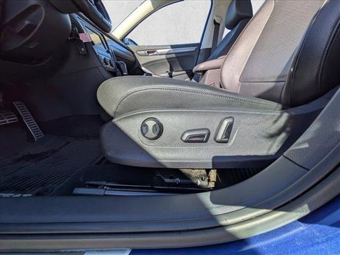 Used 2017 Volkswagen Passat 1.8T R-Line image 18