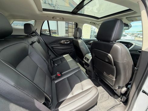 Used 2021 GMC Terrain Denali w/ Denali Premium Package AWD/4WD image 15