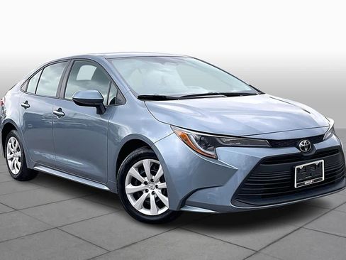 Used 2024 Toyota Corolla LE image 2