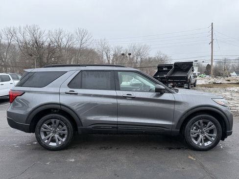 New 2026 Ford Explorer Active w/ Active Comfort Package AWD/4WD image 7