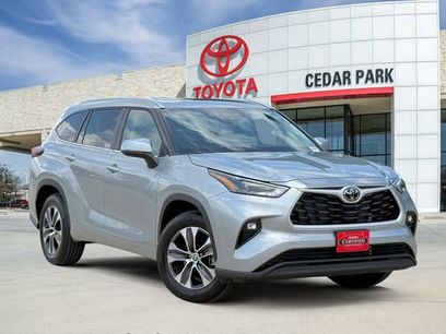 Used 2025 Toyota Highlander XLE