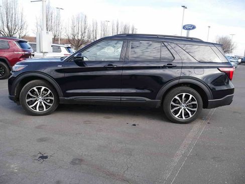 Used 2025 Ford Explorer ST-Line image 17