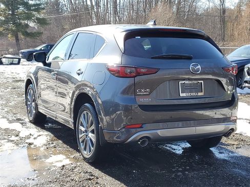 New 2025 MAZDA CX-5 Signature image 2