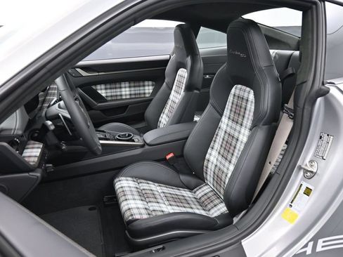 Certified 2025 Porsche 911 Turbo AWD/4WD image 5