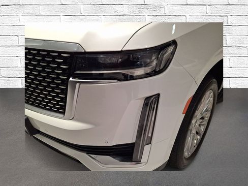 Certified 2021 Cadillac Escalade Premium Luxury image 7