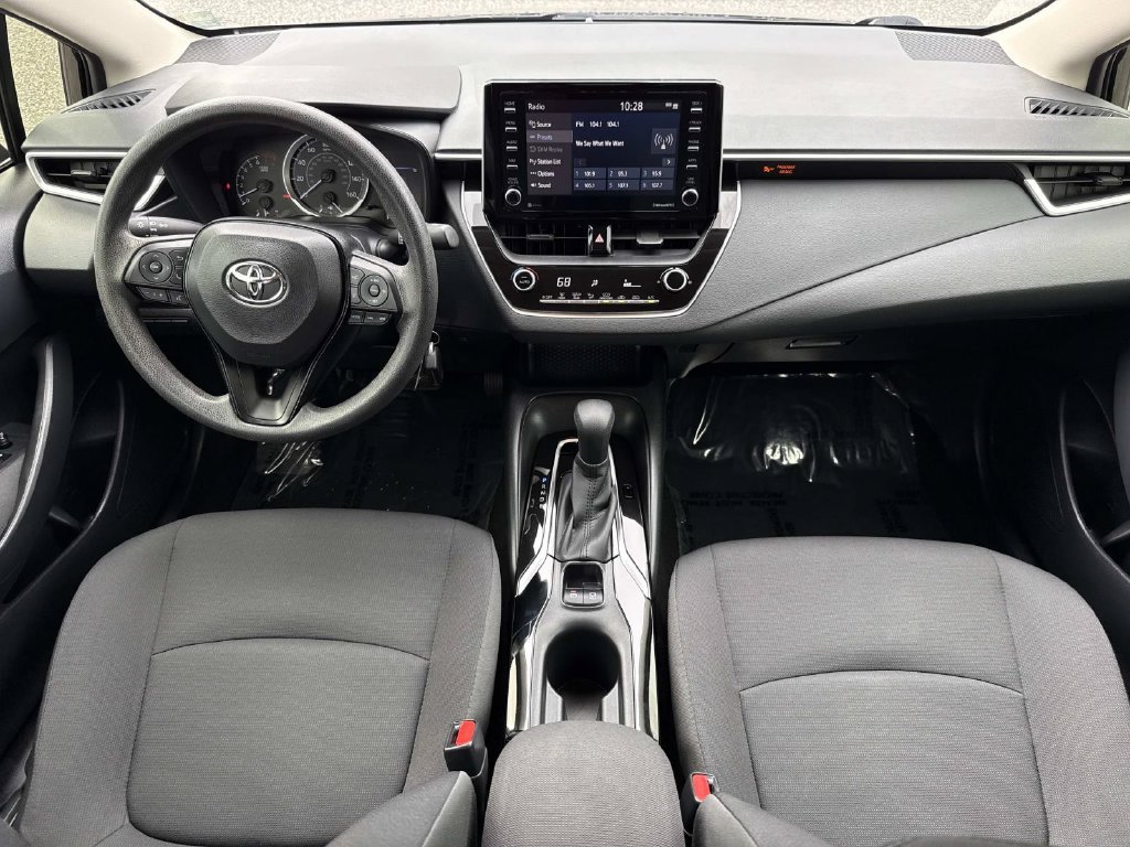 Used 2021 Toyota Corolla LE FWD image 18