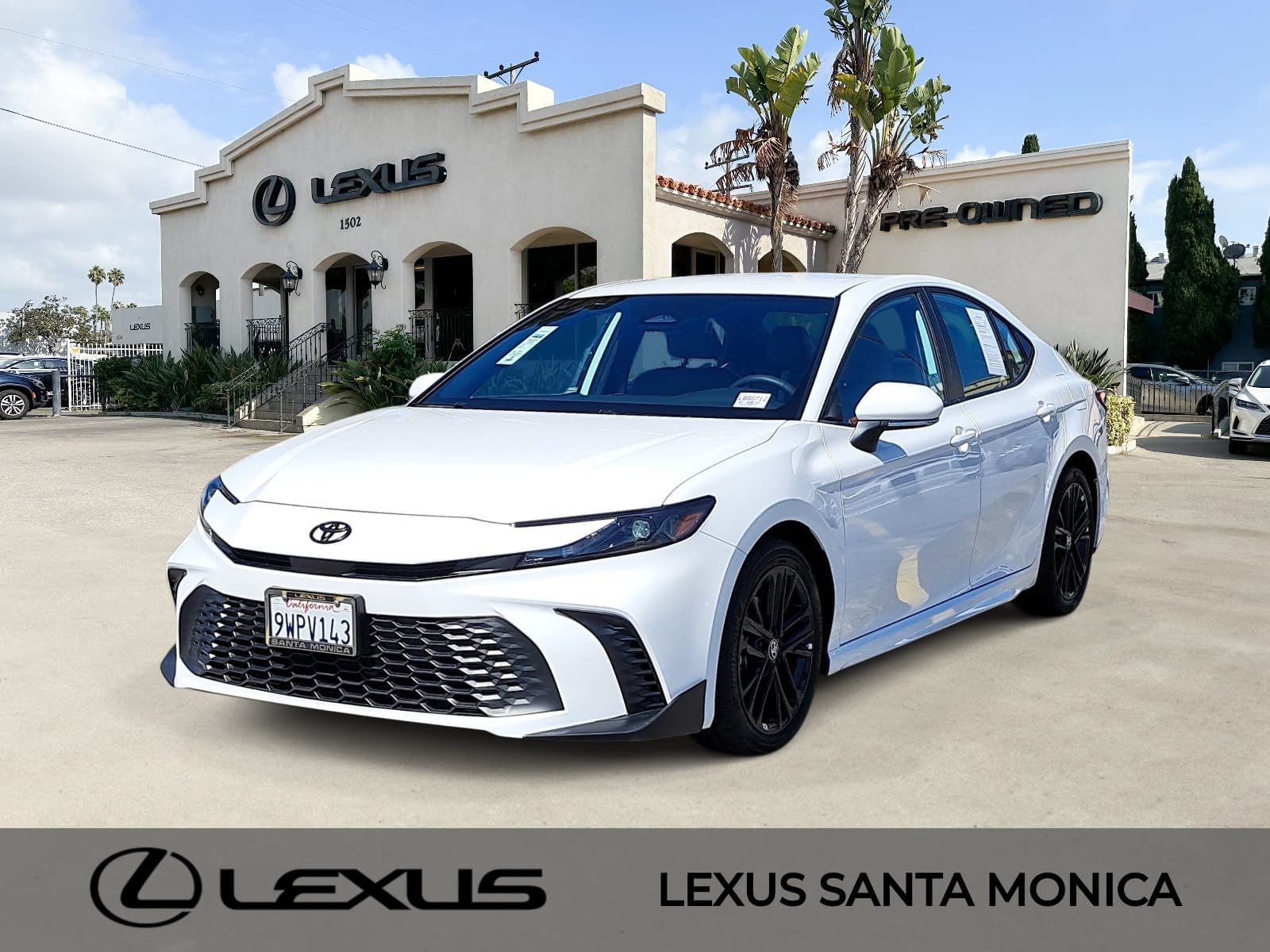 Used 2026 Toyota Camry SE FWD image 1