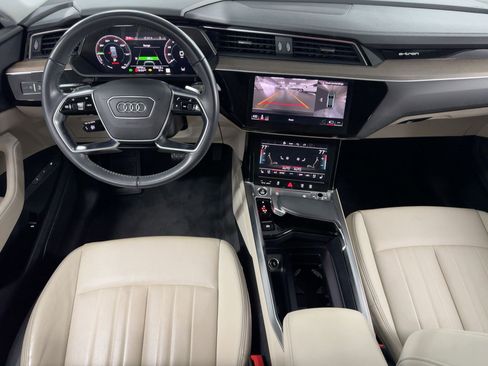 Used 2021 Audi e-tron Premium Plus w/ Premium Plus Package image 27