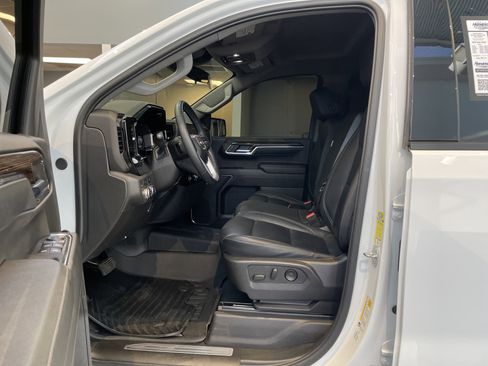 Used 2024 GMC Sierra 1500 Elevation image 18