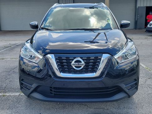 Certified 2018 Nissan Kicks S FWD image 2