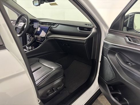 Certified 2023 Jeep Grand Cherokee L Limited w/ Trailer Tow Group (B) image 28