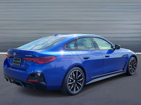 Used 2025 BMW M440i RWD image 3