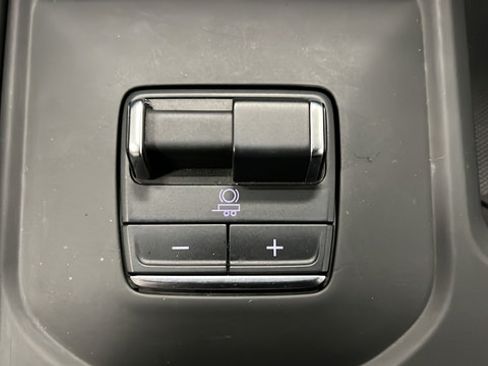 Used 2025 GMC Sierra 3500 Denali Ultimate AWD/4WD image 35