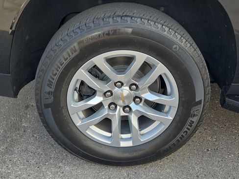 Used 2024 Chevrolet Suburban LT AWD/4WD image 12