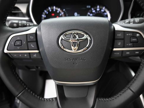 Used 2026 Toyota Highlander XLE AWD/4WD image 6