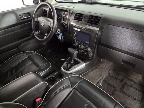 Used 2010 HUMMER H3 Alpha image 31