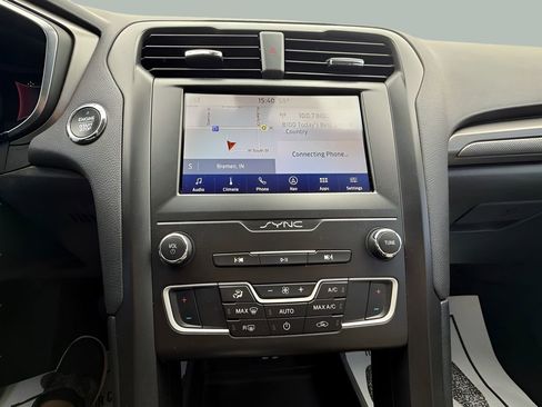 Used 2020 Ford Fusion SE w/ Equipment Group 151A FWD image 21