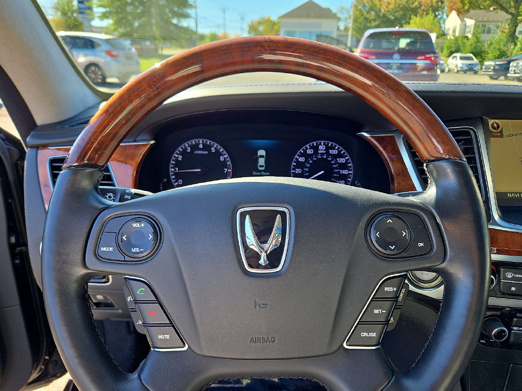 Used 2014 Hyundai Equus Signature RWD image 22