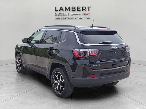 Used 2026 Jeep Compass Limited AWD/4WD image 3