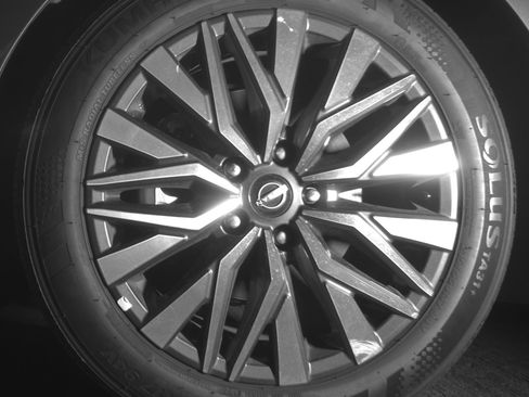 Used 2025 Nissan Altima 2.5 SV image 12