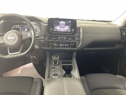 Used 2024 Nissan Pathfinder S image 15