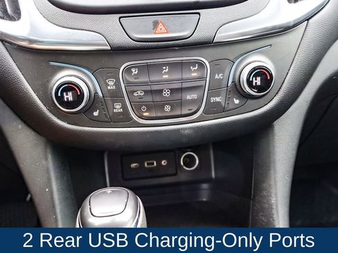 Used 2021 Chevrolet Equinox LT image 32
