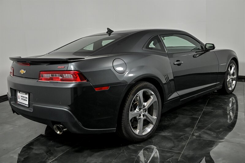 Used 2015 Chevrolet Camaro SS w/ RS Package RWD image 9