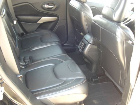 Used 2018 Jeep Cherokee Limited w/ High Altitude Package image 17