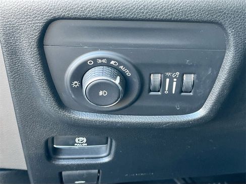 Used 2021 Jeep Grand Cherokee L Limited image 9