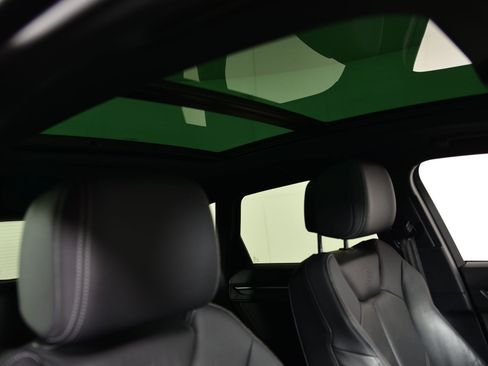 Certified 2023 Audi Q3 2.0T Premium w/ Black Optic Sport Package image 12