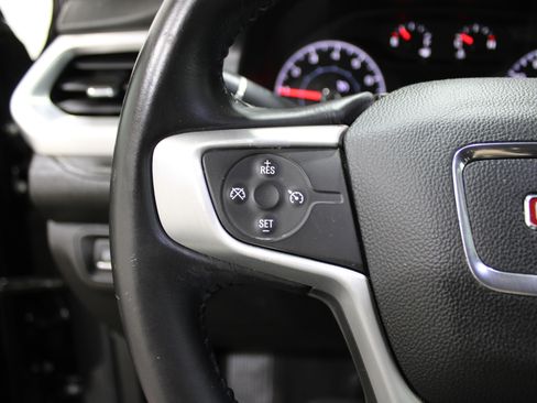 Used 2018 GMC Acadia SLE image 10