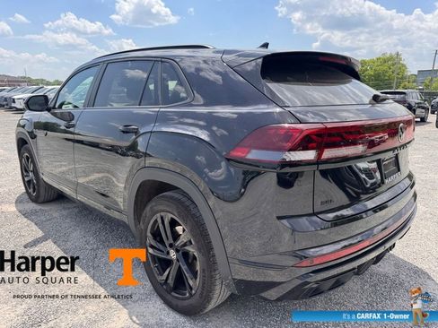Used 2025 Volkswagen Atlas Cross Sport SEL R-Line AWD/4WD image 3