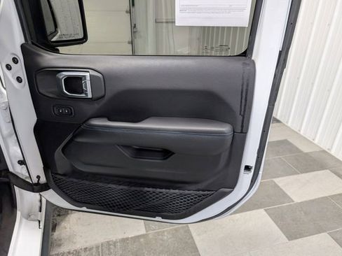 Used 2022 Jeep Wrangler Unlimited Rubicon 4xe image 25